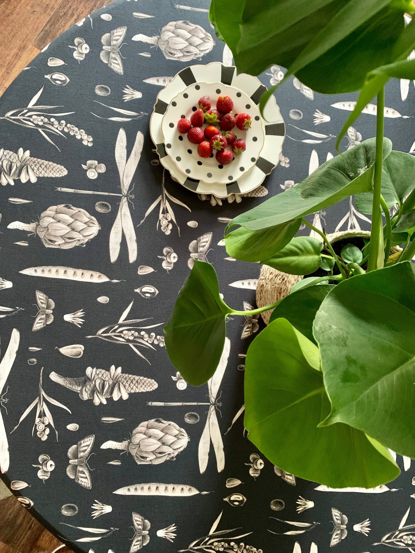 Round Tablecloth - Seeds Carbon