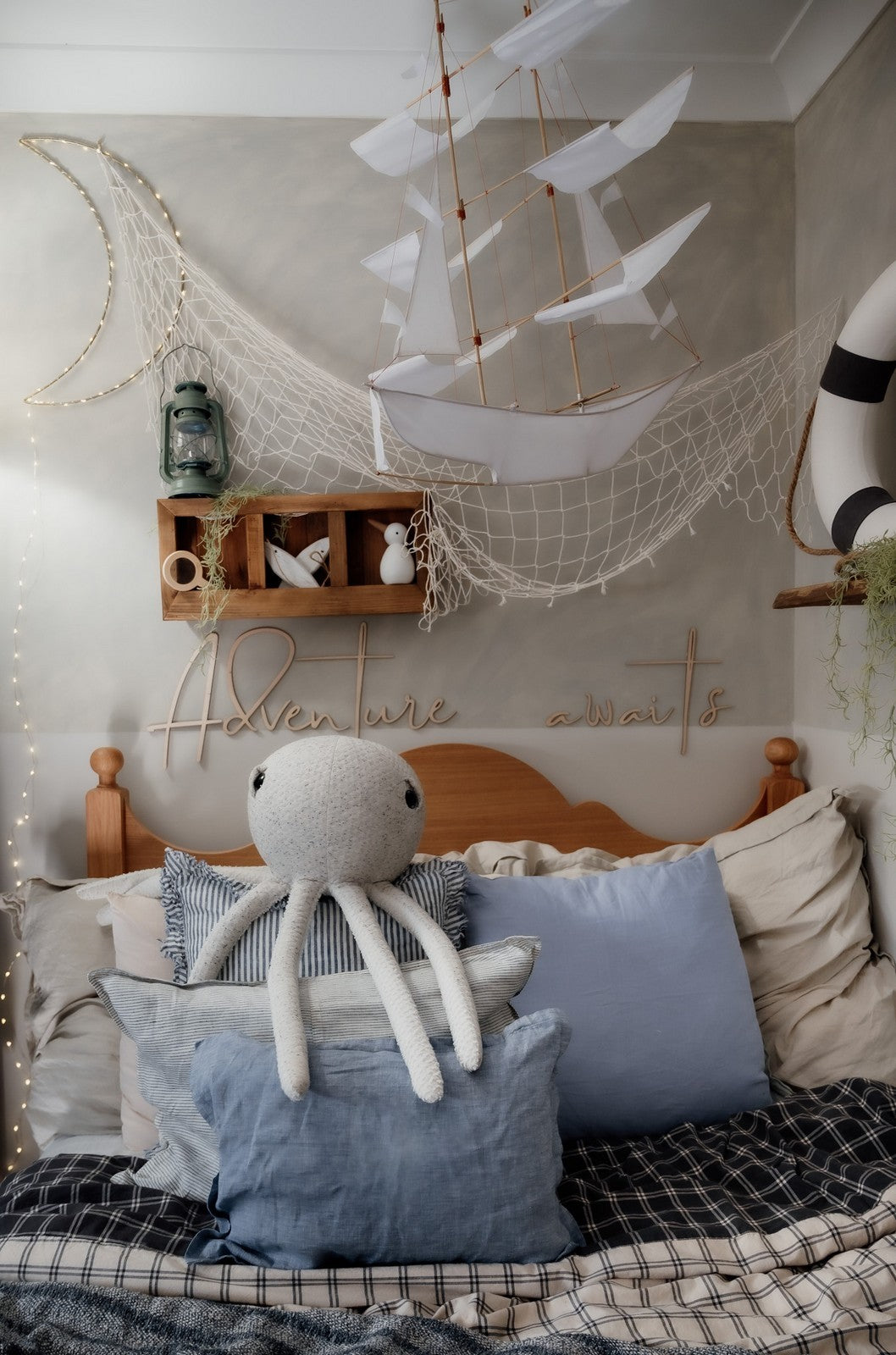 Wooden Wall Sign - Adventure Awaits